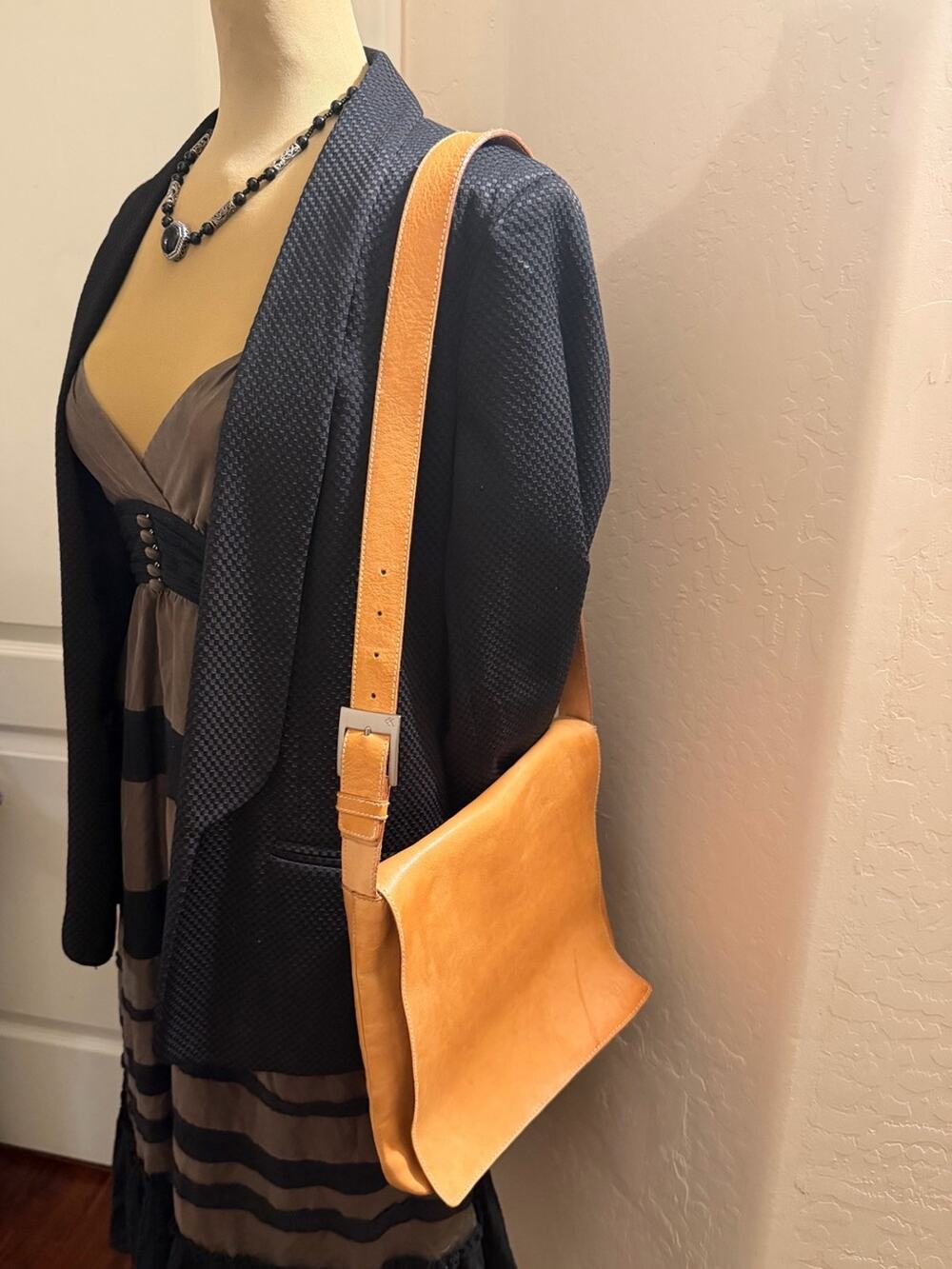 Vintage Calvin Klein leather shoulder bag *flaws
